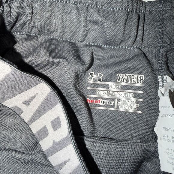 Under Armour Womens Size XS Gray Activewear Shorts Running Jogging Gym Biking - Picture 3 of 5